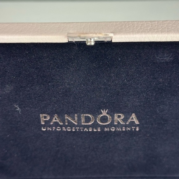Pandora Ivory Jewelry Case - Picture 5 of 13